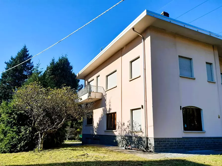 Immagine 46 di Villa in vendita  in Via roma, 83 a Castronno