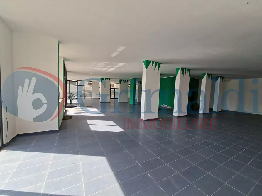 Immagine 13 di Negozio in vendita  in Via Adolfo Celi, 185 a Messina