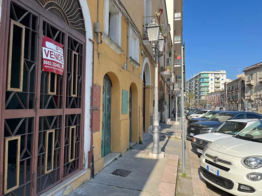 Immagine 3 di Negozio in vendita  in Via F.D'ALFONSO a San Severo