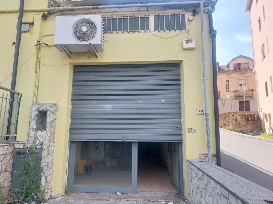 Immagine 2 di Negozio in vendita  in Via ANTONIO GENOVESI, 1 a Catanzaro
