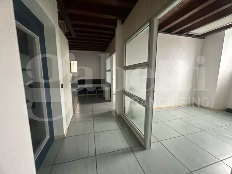 Immagine 16 di Attività commerciale in affitto  in Via Roma, 20 a Albese Con Cassano