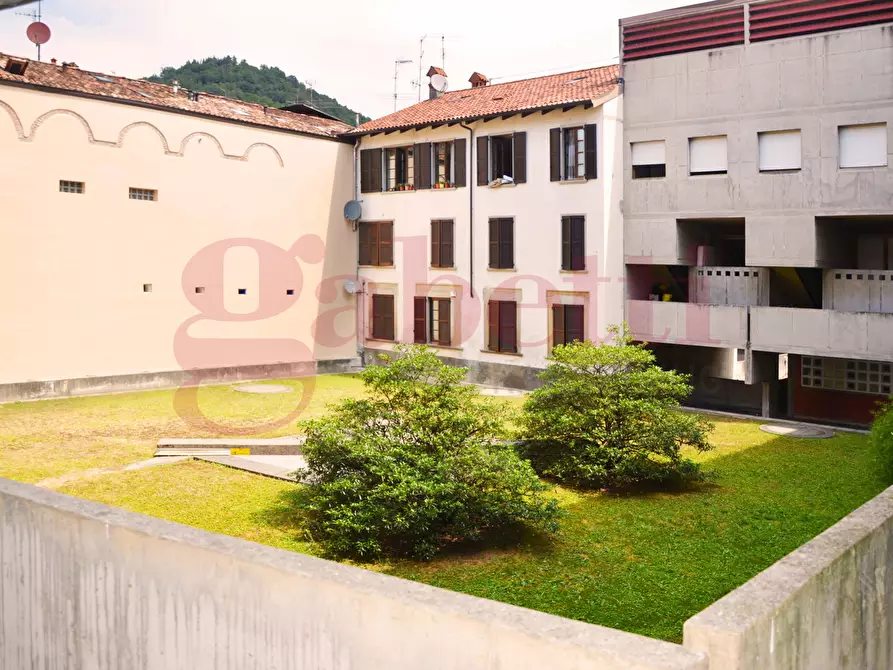 Immagine 13 di Appartamento in vendita  in Via Locatelli, 23 a Alzano Lombardo