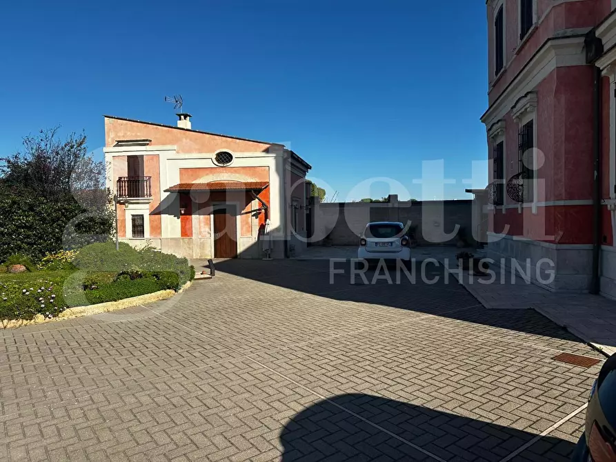 Immagine 43 di Villa in vendita  in Via Carrara Lama Di Macina a Bisceglie