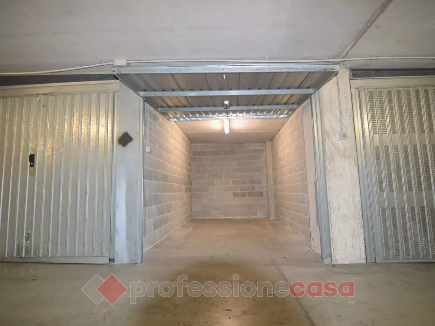 Immagine 3 di Box auto in vendita  in Via del Macello a Perugia