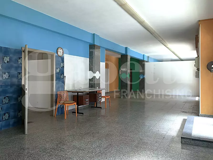 Immagine 5 di Negozio in vendita  in Via Antonino D'Antona, 8 a Ragusa