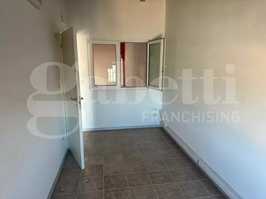 Immagine 14 di Capannone industriale in vendita  in Via Mauro ContÃ² a Bisceglie