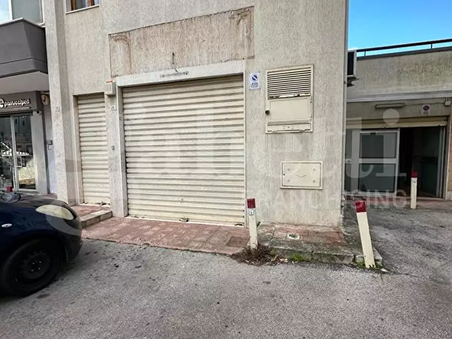 Immagine 1 di Negozio in vendita  in Via Suor Maria Raimondi Fuentes a Ostuni