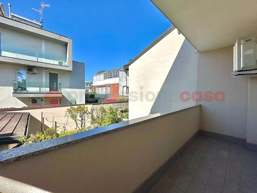 Immagine 27 di Villa in vendita  in Via Delle Robinie a Opera