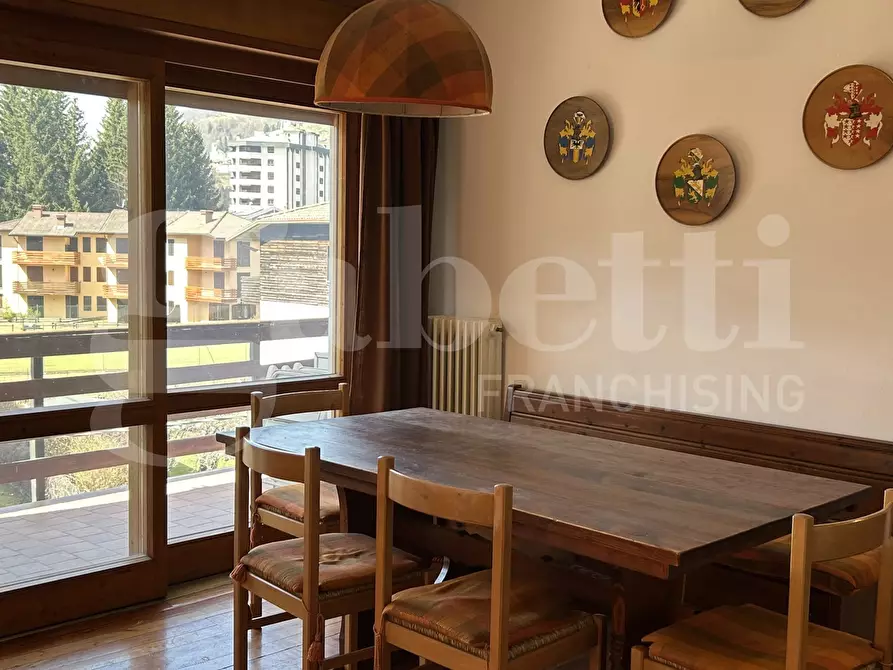 Immagine 4 di Appartamento in vendita  in Via Corno D'Aola, 5 a Ponte Di Legno