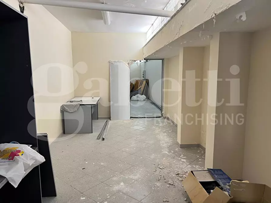 Immagine 19 di Magazzino in vendita  in Via MONSIGNOR OLINDO RUGGIERI, 34 a Martina Franca