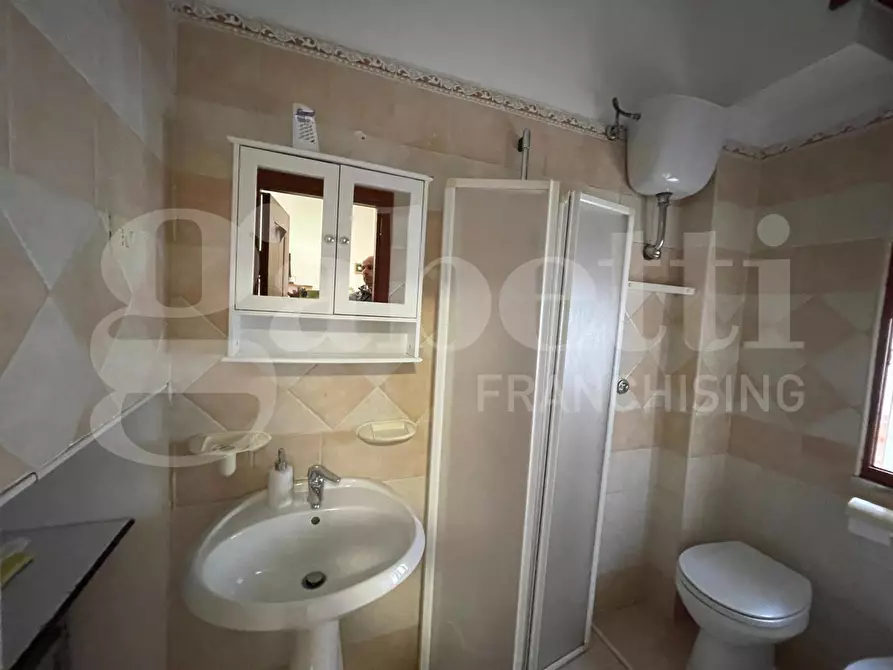 Immagine 12 di Palazzo in vendita  in Vico 11 lungomare caboto, 41 a Gaeta