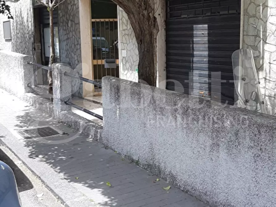 Immagine 1 di Magazzino in vendita  in Viale Dei Bizantini, 270 a Catanzaro