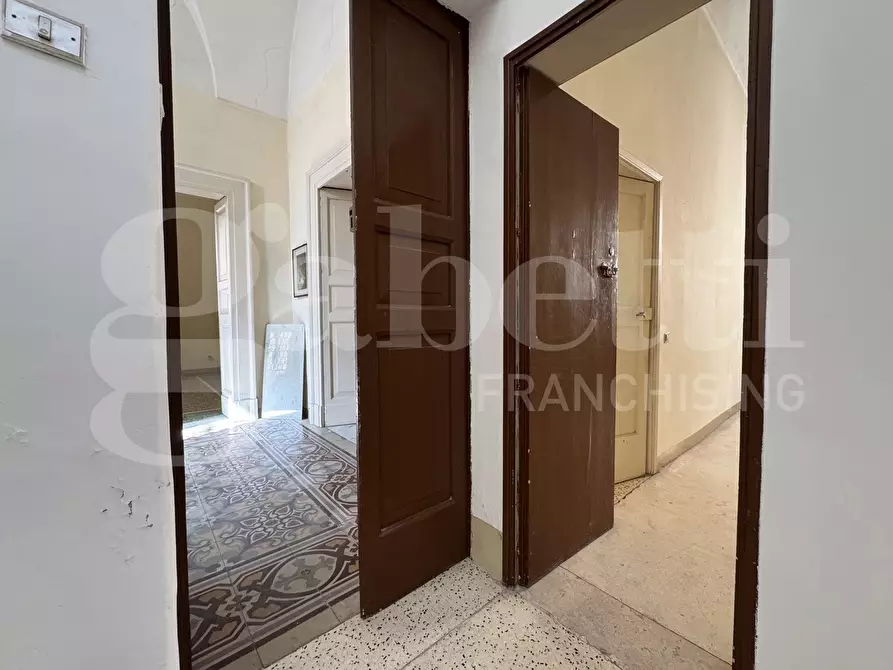 Immagine 28 di Appartamento in vendita  in Via Corte dei Guarini, 11 a Lecce