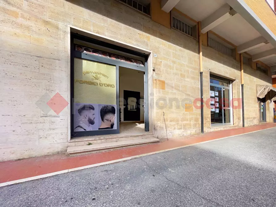 Immagine 17 di Negozio in affitto  in Via Paolessi, 61 a Rieti