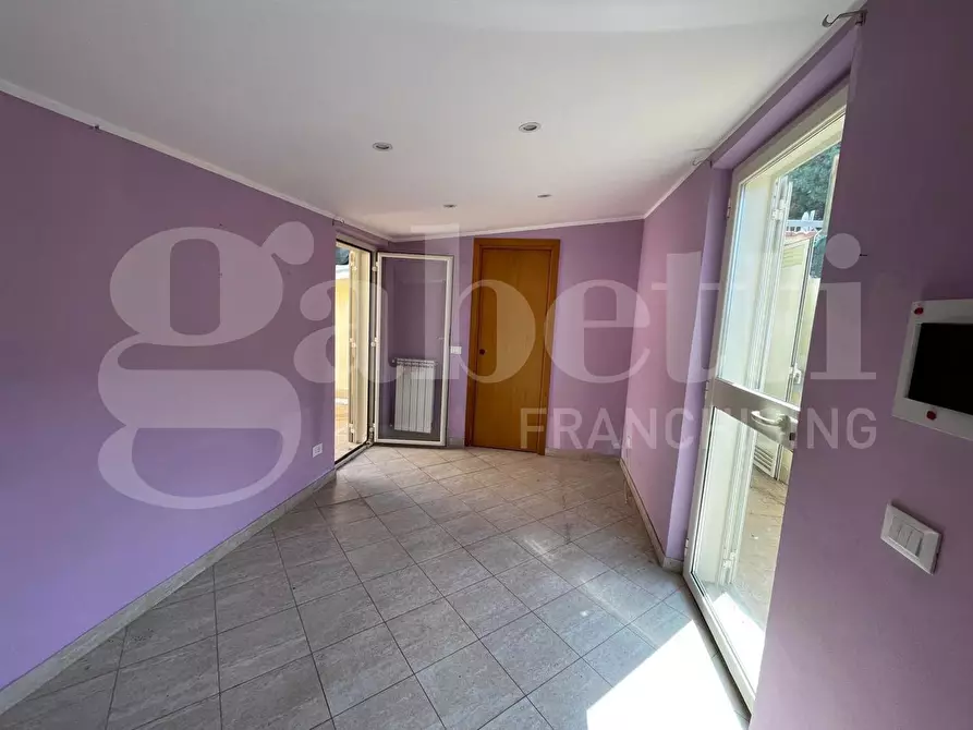 Immagine 2 di Magazzino in vendita  in Via Atratina, 99 a Gaeta