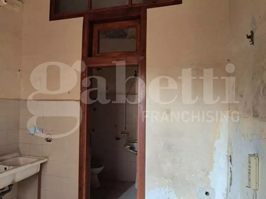 Immagine 9 di Palazzo in vendita  in Via L. Giordano, 38 a Boscotrecase