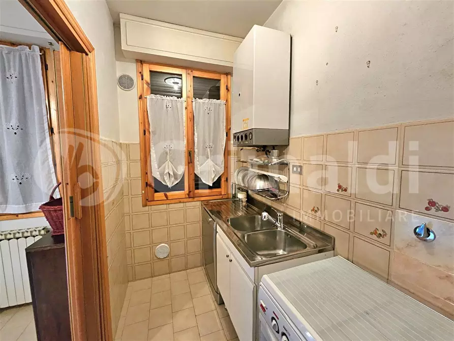 Immagine 6 di Appartamento in vendita  in Via AREZZO, 1234 a Massa