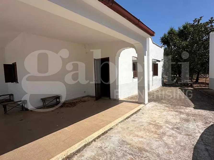 Immagine 4 di Villa in vendita  in Contrada Sorbole, sn a Ostuni