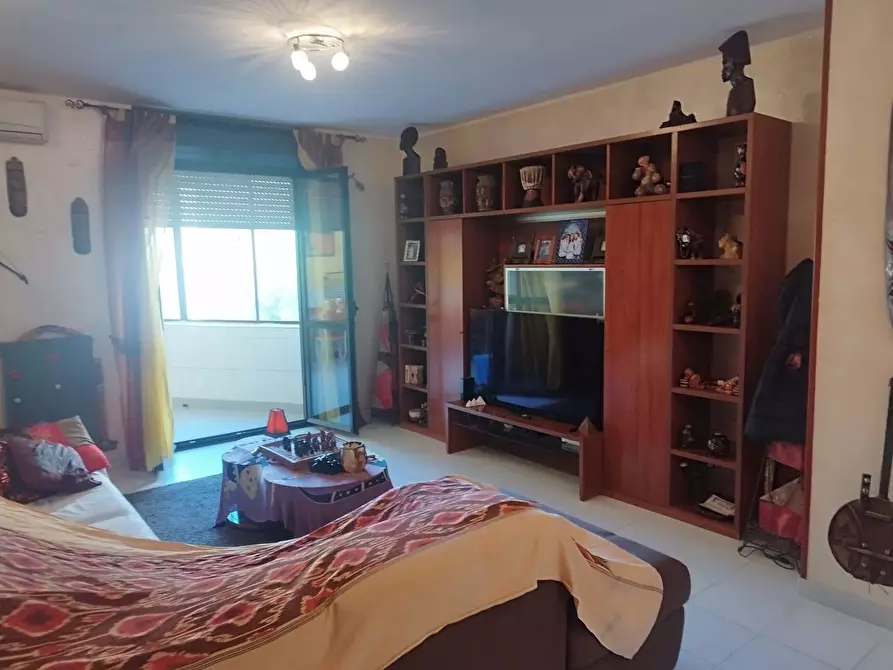 Immagine 2 di Appartamento in vendita  in Piazza G.B.TEDESCO, 12 a Taranto