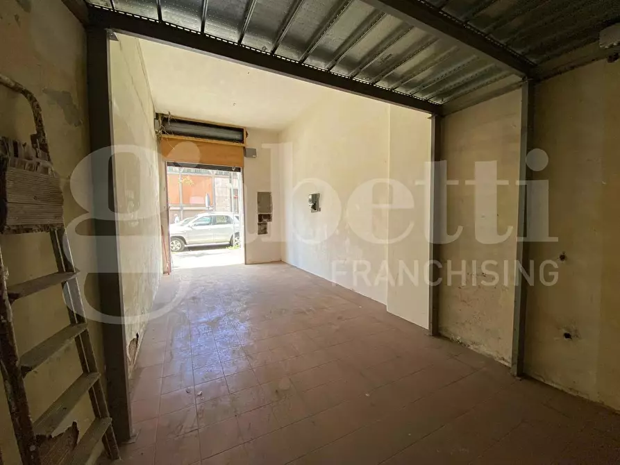 Immagine 13 di Negozio in vendita  in Via Trionfale, 98 a Roma