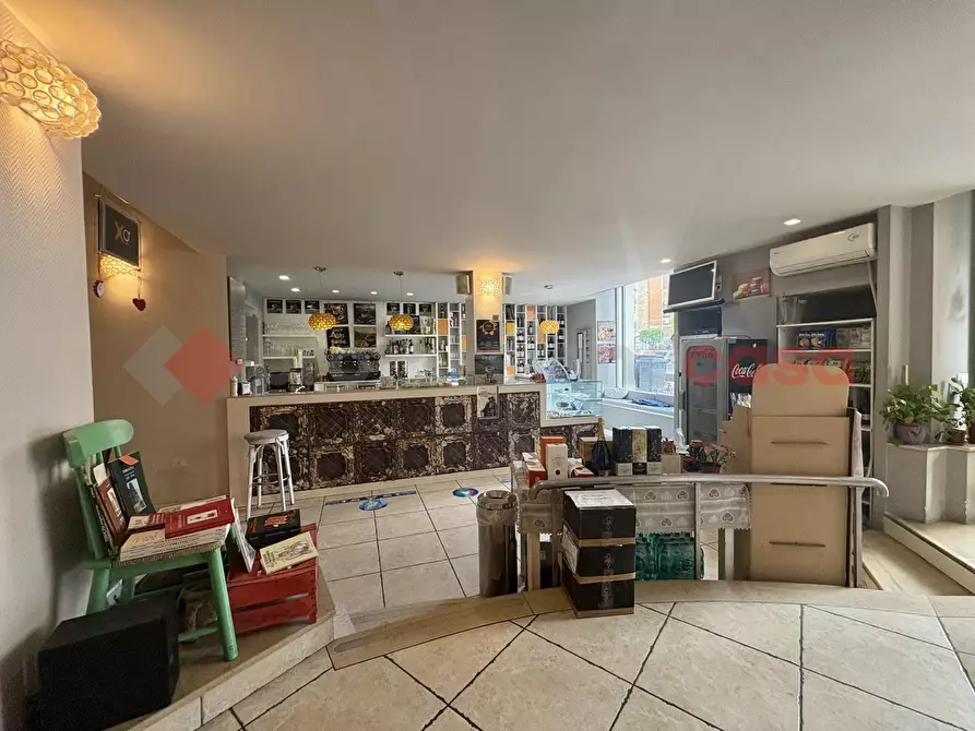 Immagine 29 di Negozio in vendita  in Piazza FONTANA VECCHIA, 8 a Terracina