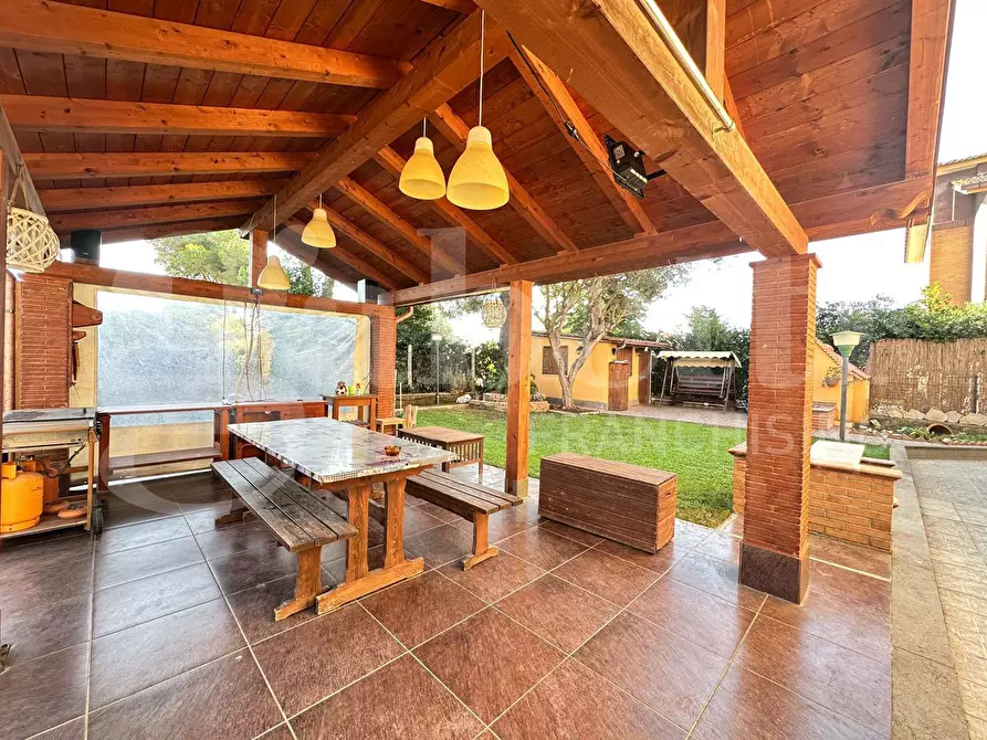 Immagine 6 di Villa in vendita  in Via dora baltea, 105 a Ardea