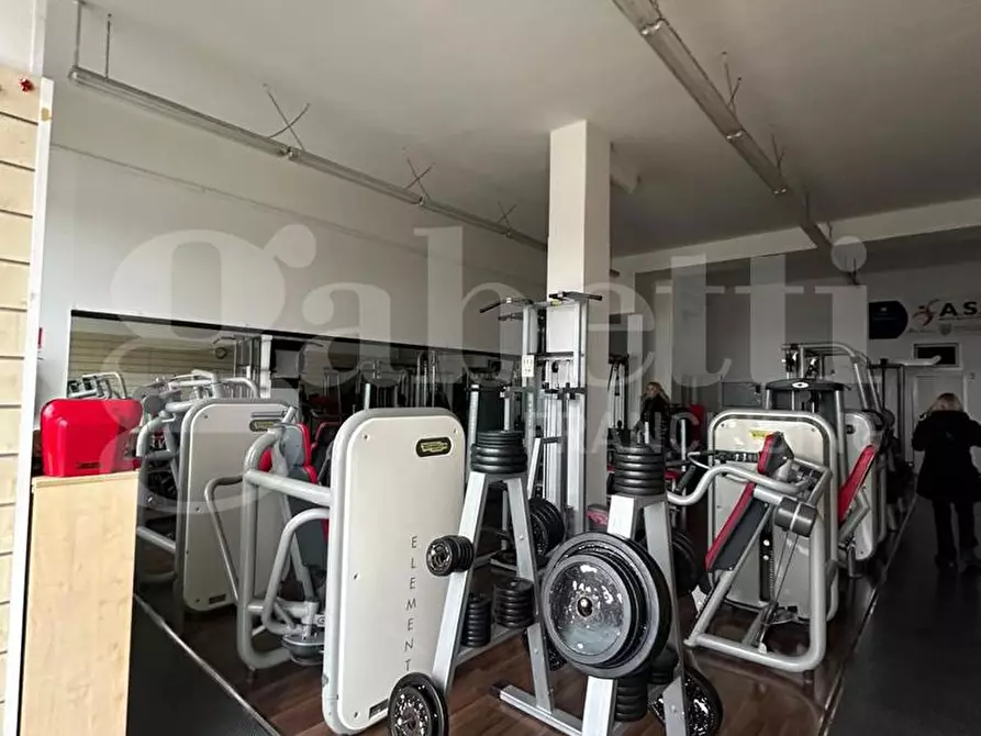 Immagine 2 di Negozio in vendita  in Corso Mazzini a Ostuni