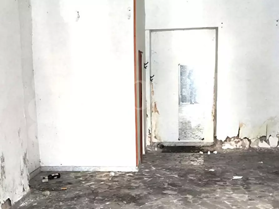 Immagine 5 di Negozio in vendita  in Via foggia, 41 a Napoli