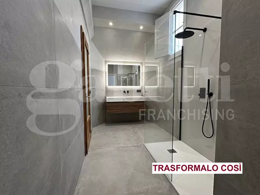 Immagine 13 di Appartamento in vendita  in Via Corte dei Guarini, 11 a Lecce