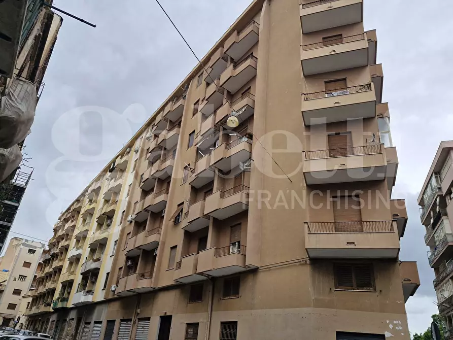 Immagine 2 di Appartamento in vendita  in Via Alfonso Il Magnanimo a Palermo