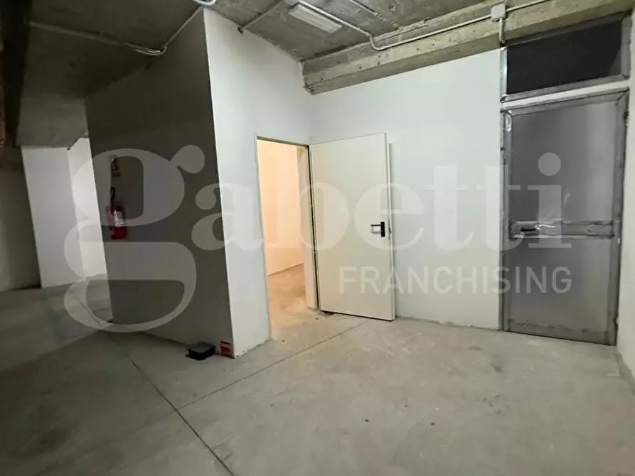 Immagine 34 di Appartamento in vendita  in Via Nazionale Appia a Curti