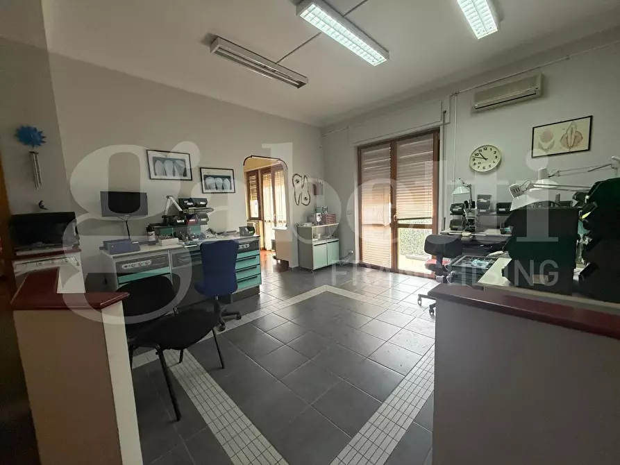 Immagine 8 di Ufficio in affitto  in Via dei Mille, 133 a Lamezia Terme