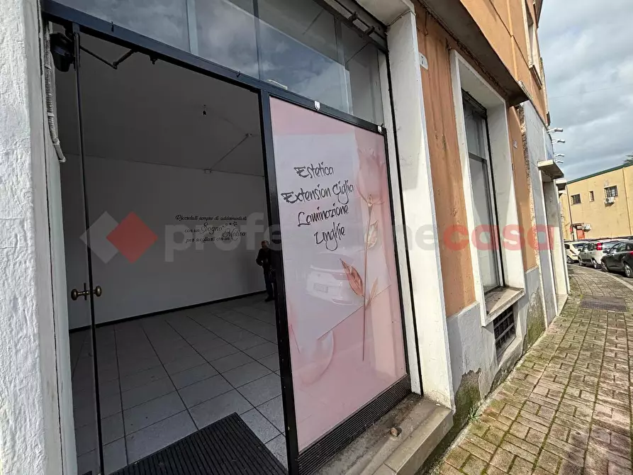 Immagine 1 di Negozio in affitto  in Via Sorbero, 7 a Colleferro