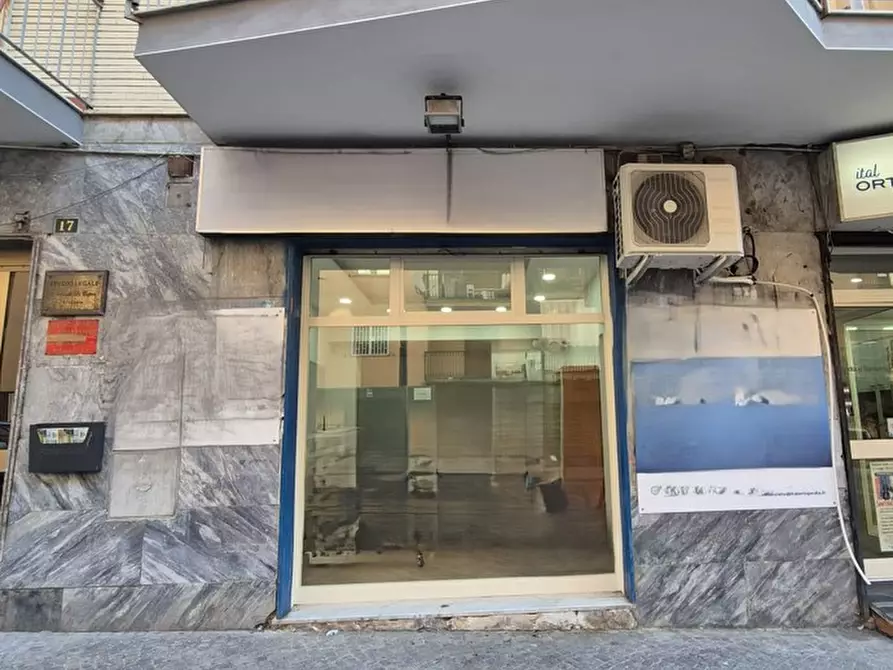 Immagine 1 di Negozio in affitto  in Via Fusco, 19 a Torre Annunziata