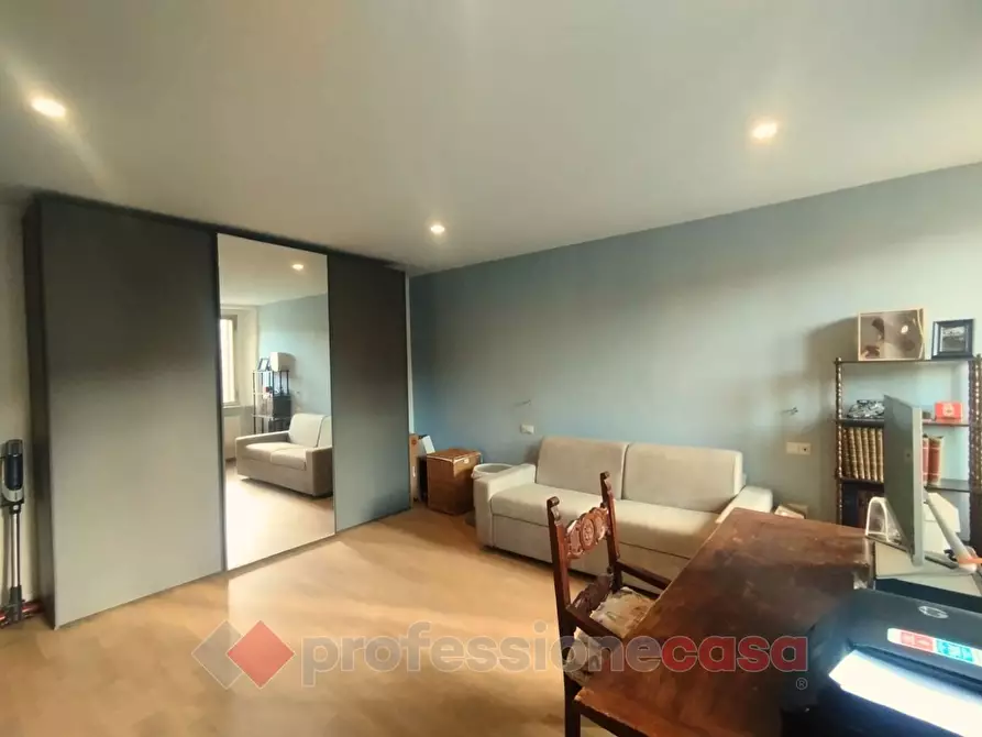 Immagine 10 di Appartamento in vendita  in Piazza Giuseppe Mazzini a Bastia Umbra