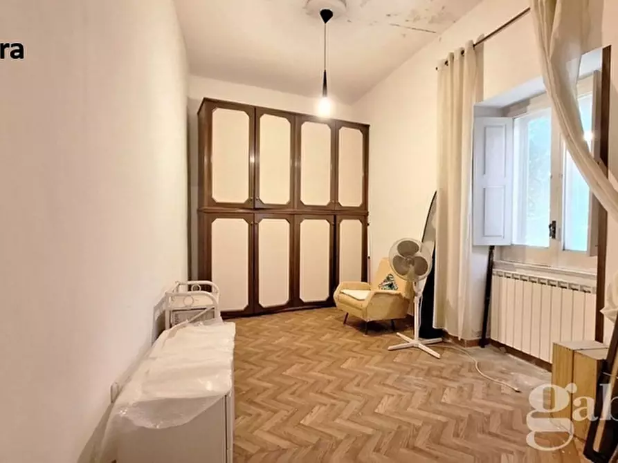 Immagine 33 di Palazzo in vendita  in Via Salita del Petraio a Napoli