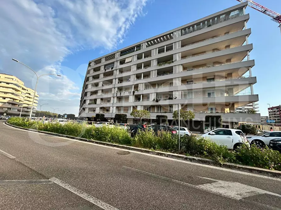 Immagine 3 di Attico in vendita  in Viale leonida tonelli, 68 a Roma