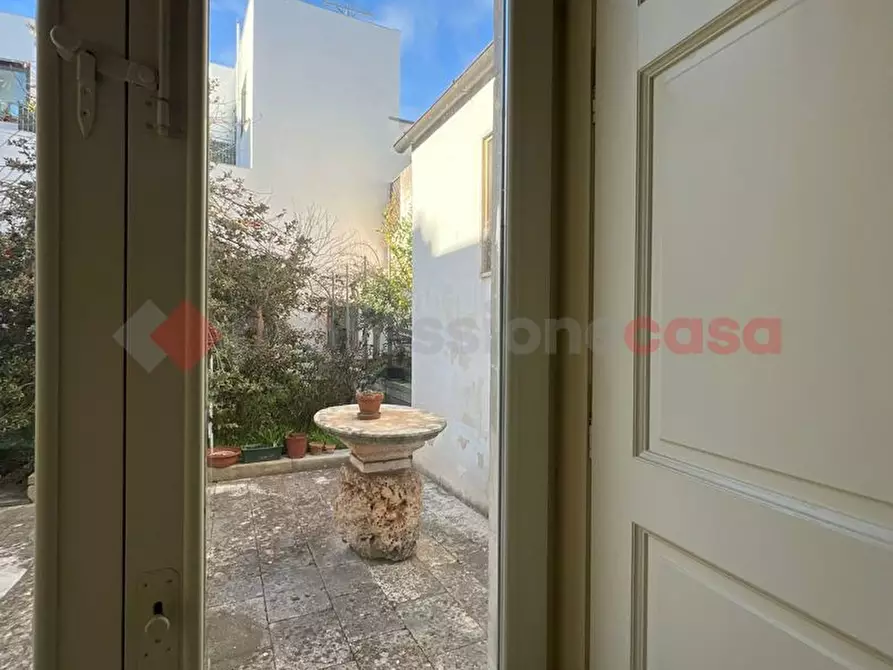 Immagine 20 di Casa indipendente in vendita  in Piazza Re Ferdinando IV di Borbone, 22 a Alberobello