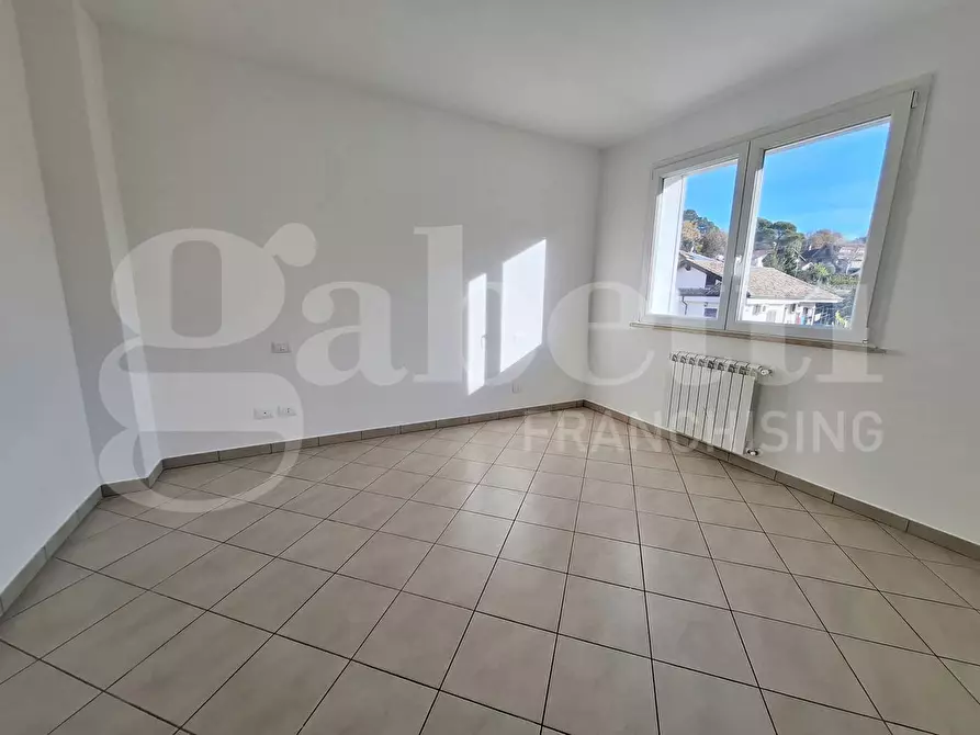 Immagine 11 di Appartamento in vendita  in Via Salita dei Pini, snc a Sora