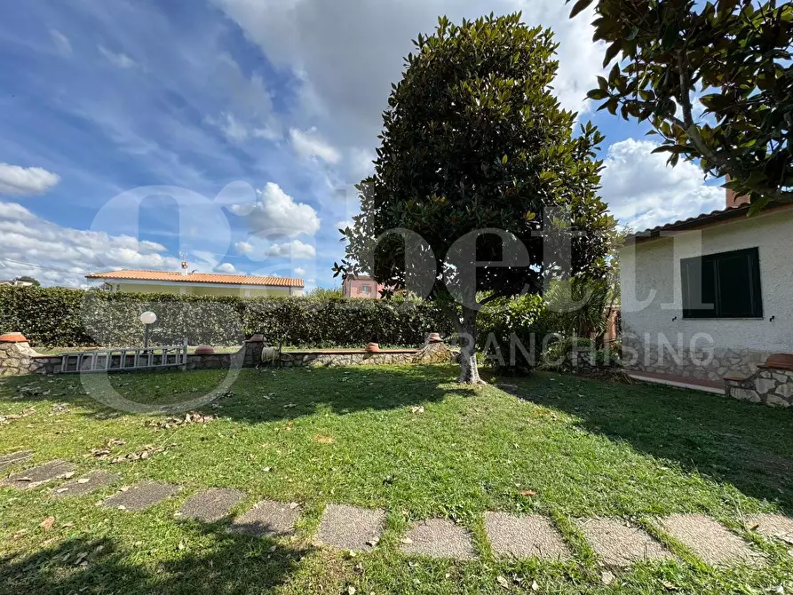 Immagine 3 di Villa in vendita  in Via mare della feconditÃ , 28 a Ardea