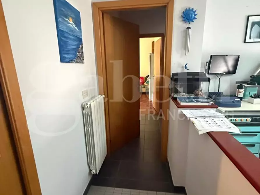 Immagine 4 di Ufficio in affitto  in Via dei Mille, 133 a Lamezia Terme