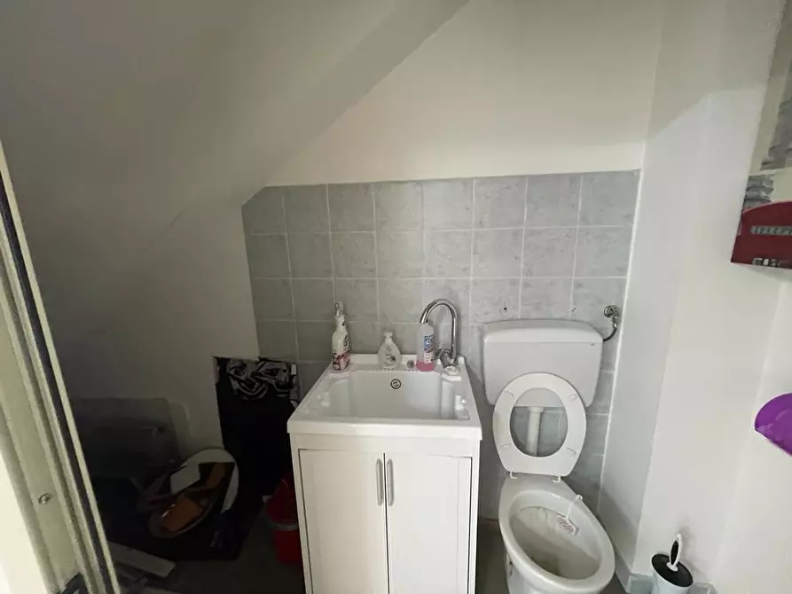 Immagine 10 di Negozio in affitto  in Via san magno, snc a Anagni