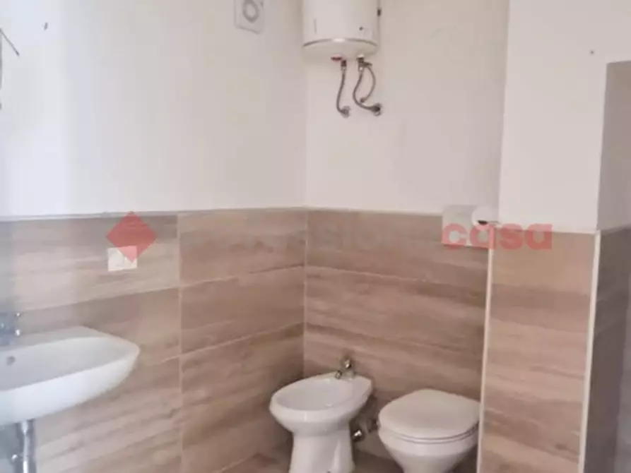 Immagine 6 di Negozio in affitto  in Via RATTAZZI a Monopoli