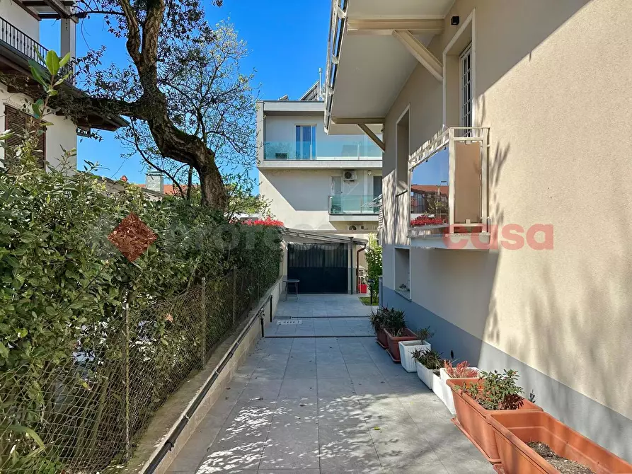 Immagine 7 di Villa in vendita  in Via Delle Robinie a Opera