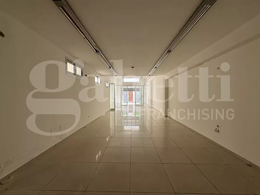 Immagine 5 di Negozio in affitto  in Via Garibaldi, 35 a Porto Cesareo