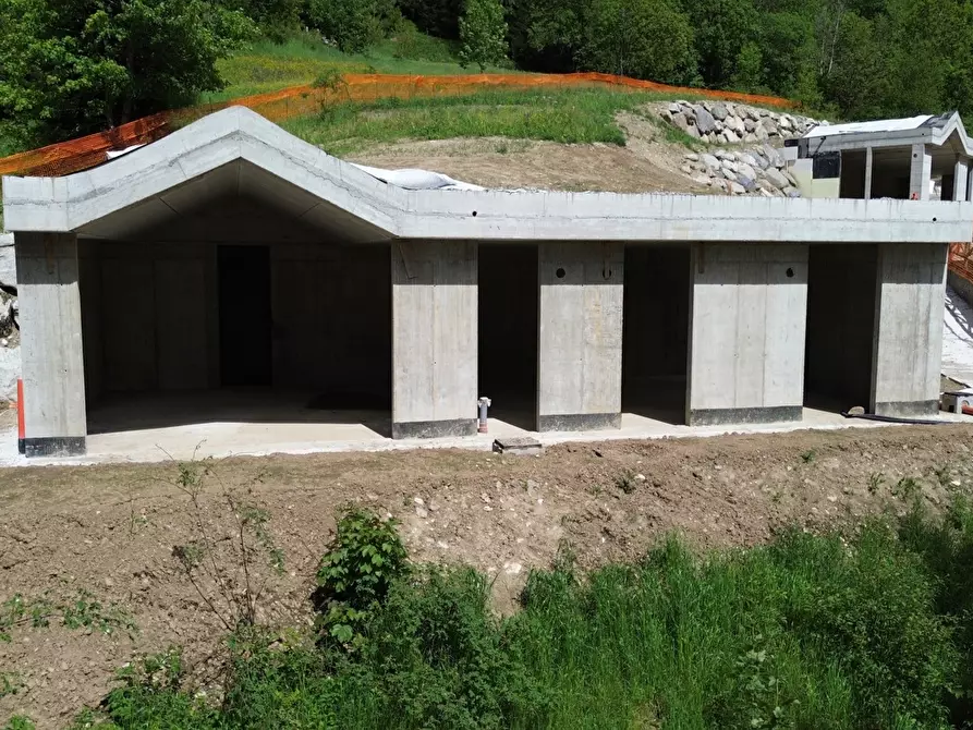 Immagine 2 di Villa in vendita  in Via ALPINI, SNC a Ponte Di Legno