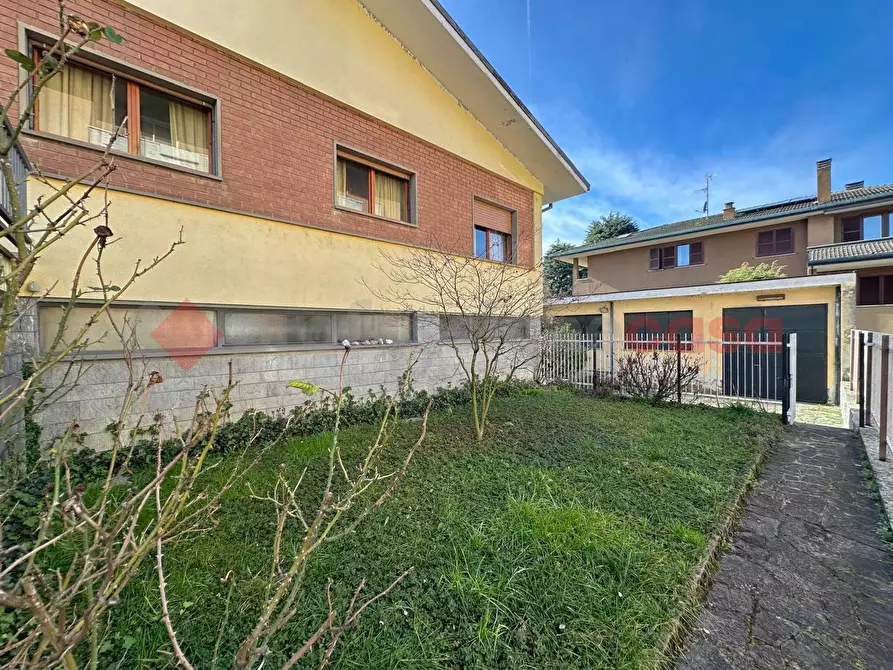 Immagine 7 di Villa in vendita  in Via Delle Robinie a Opera