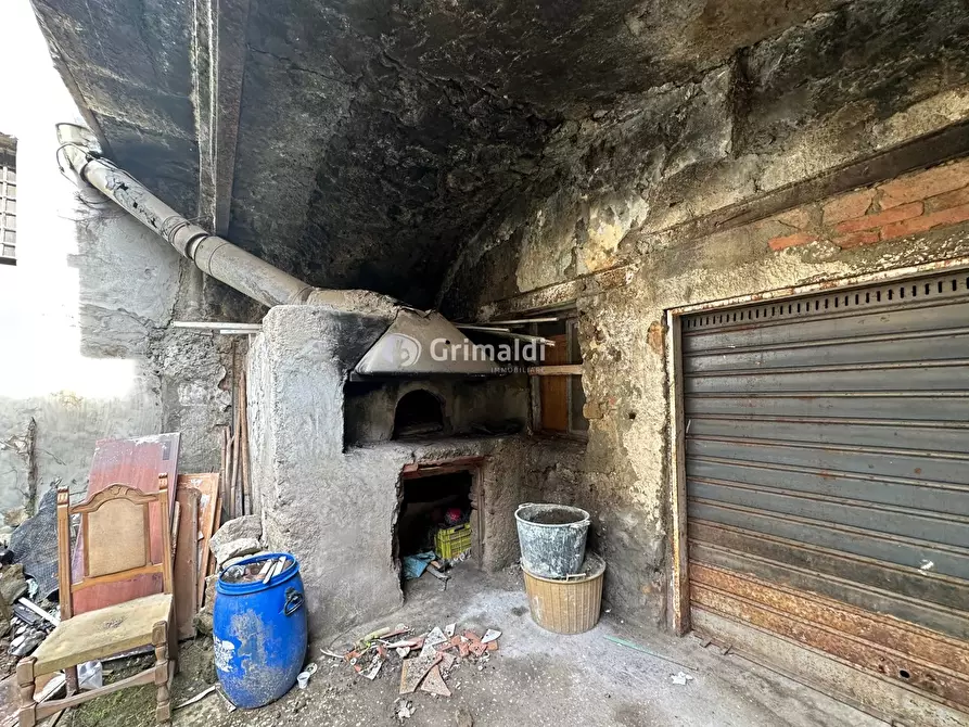 Immagine 10 di Palazzo in vendita  in Via Gabriele D'Annunzio, 12 a Acerra