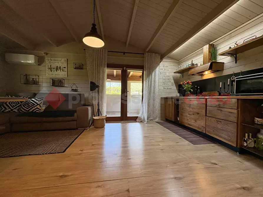 Immagine 15 di Villa in vendita  in Via PONTINA, 82 a Terracina