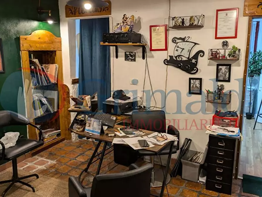 Immagine 7 di Negozio in vendita  in Via De Larderel a Livorno